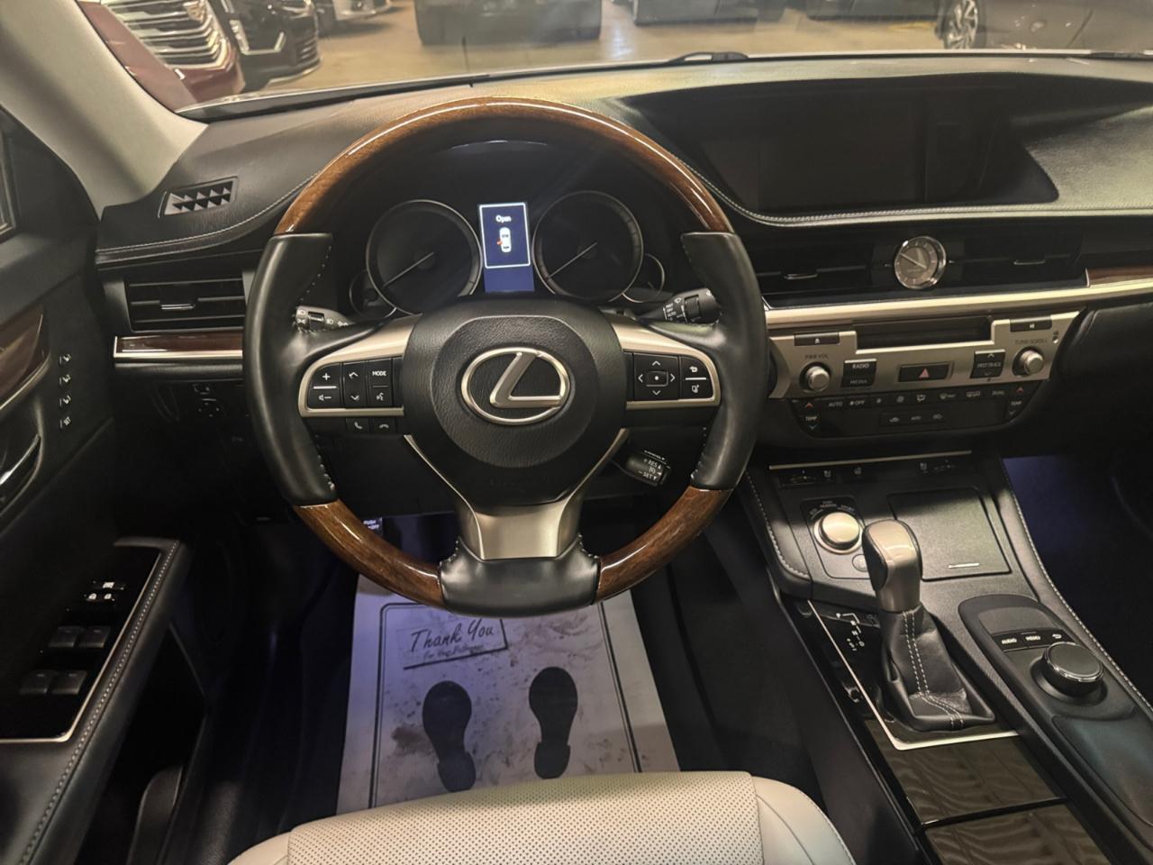 Lexus ES 350 4dr Sdn 2016