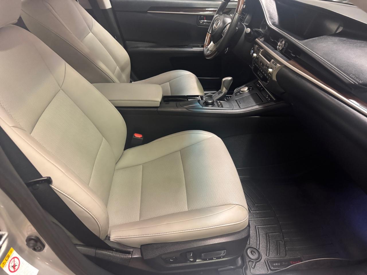 Lexus ES 350 4dr Sdn 2016