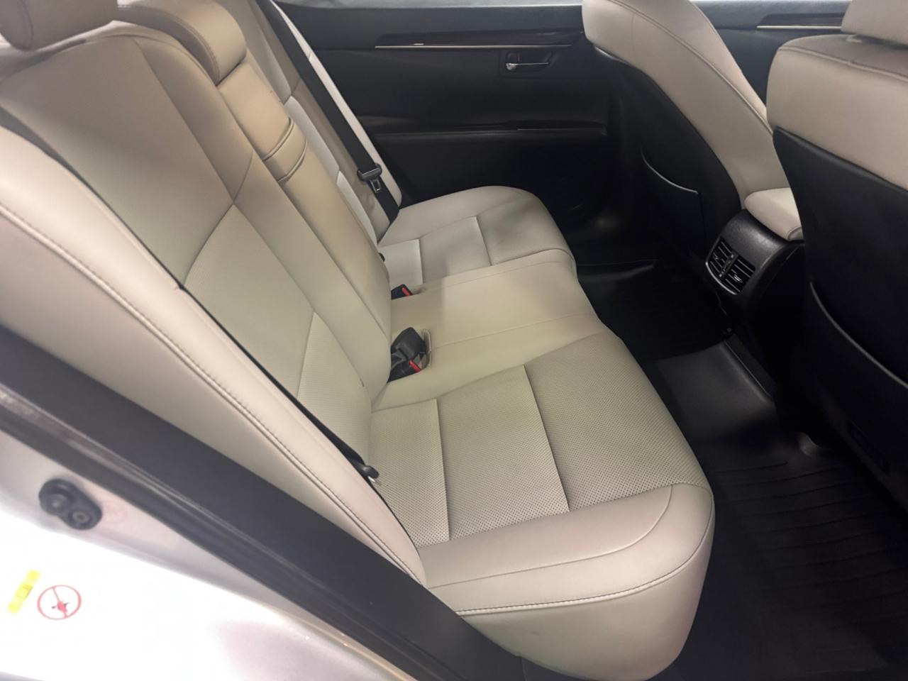 Lexus ES 350 4dr Sdn 2016