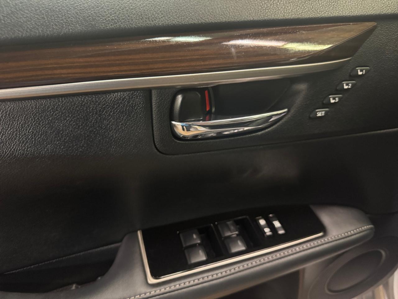Lexus ES 350 4dr Sdn 2016