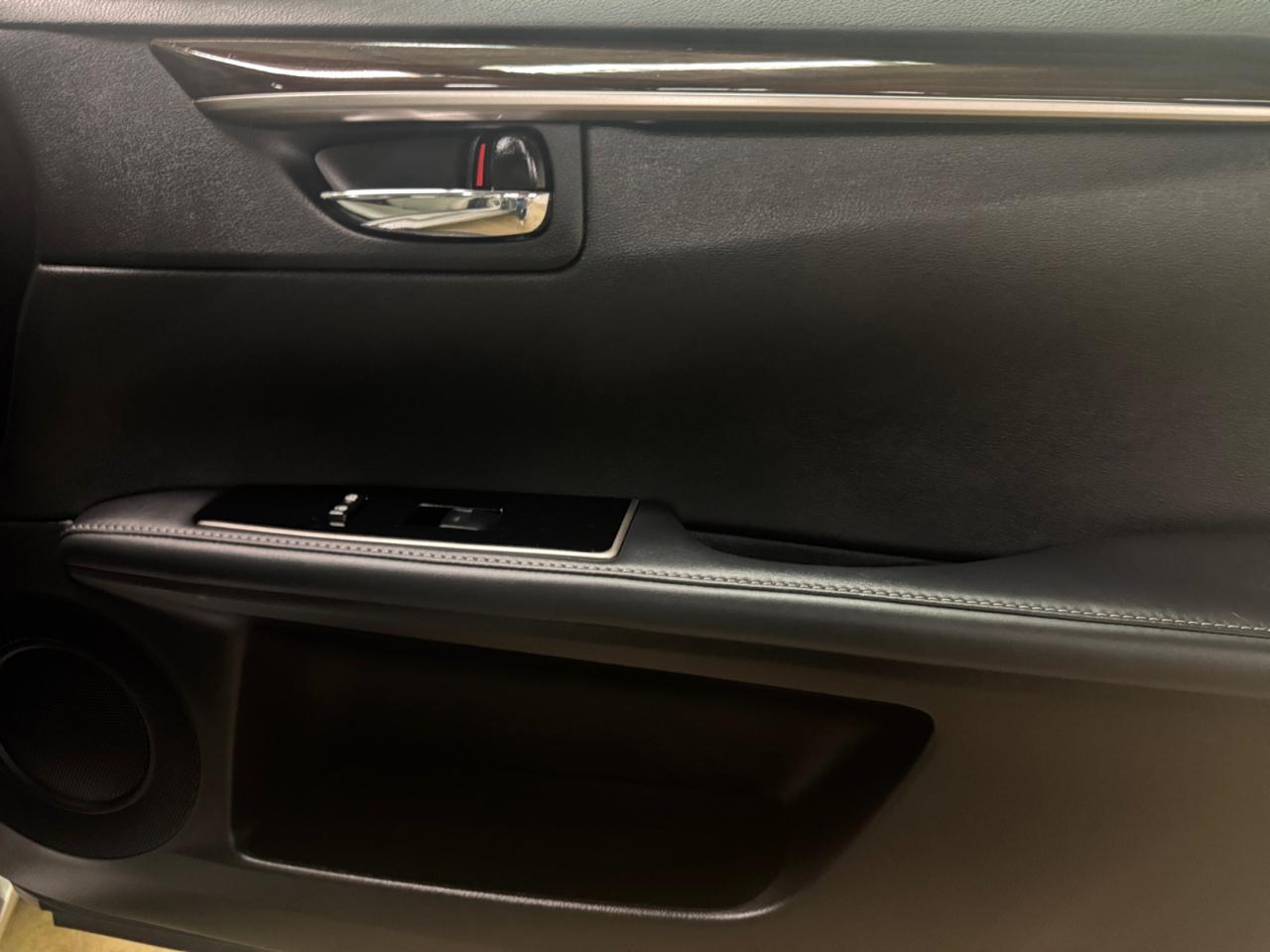 Lexus ES 350 4dr Sdn 2016