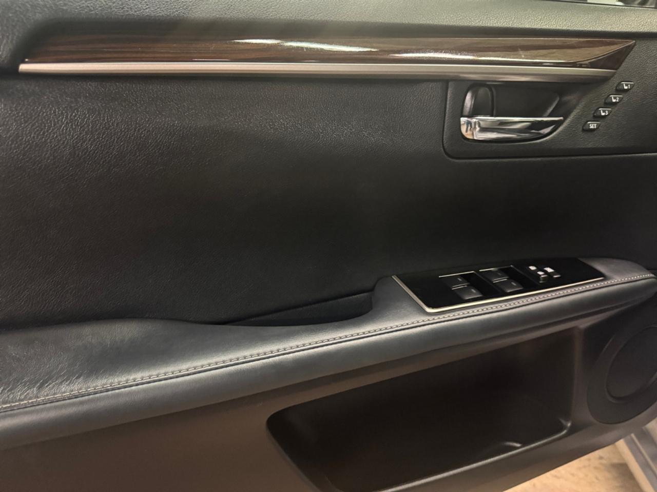 Lexus ES 350 4dr Sdn 2016