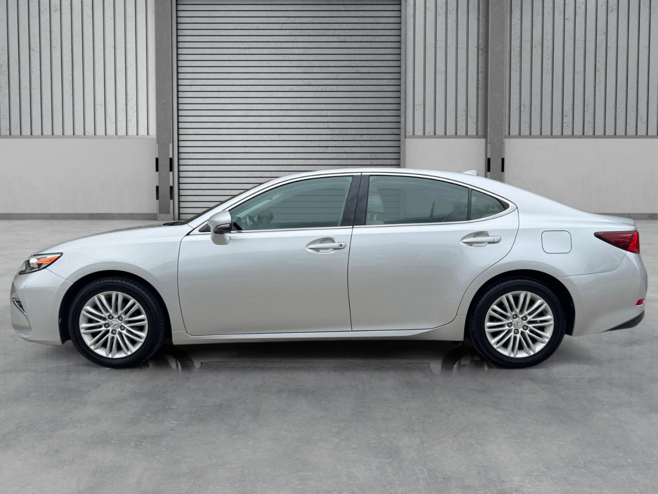 Lexus ES 350 4dr Sdn 2016