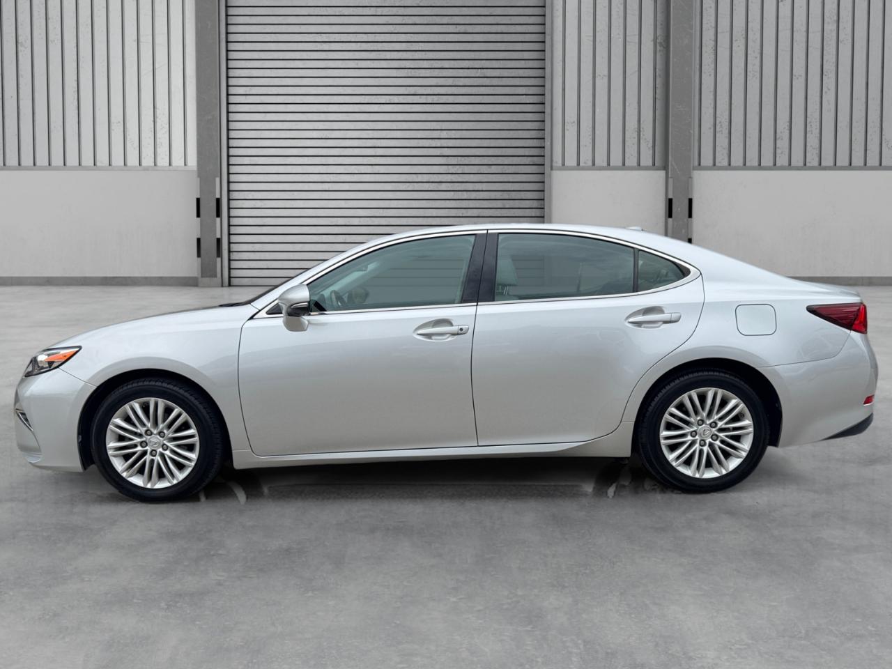 Lexus ES 350 4dr Sdn 2016