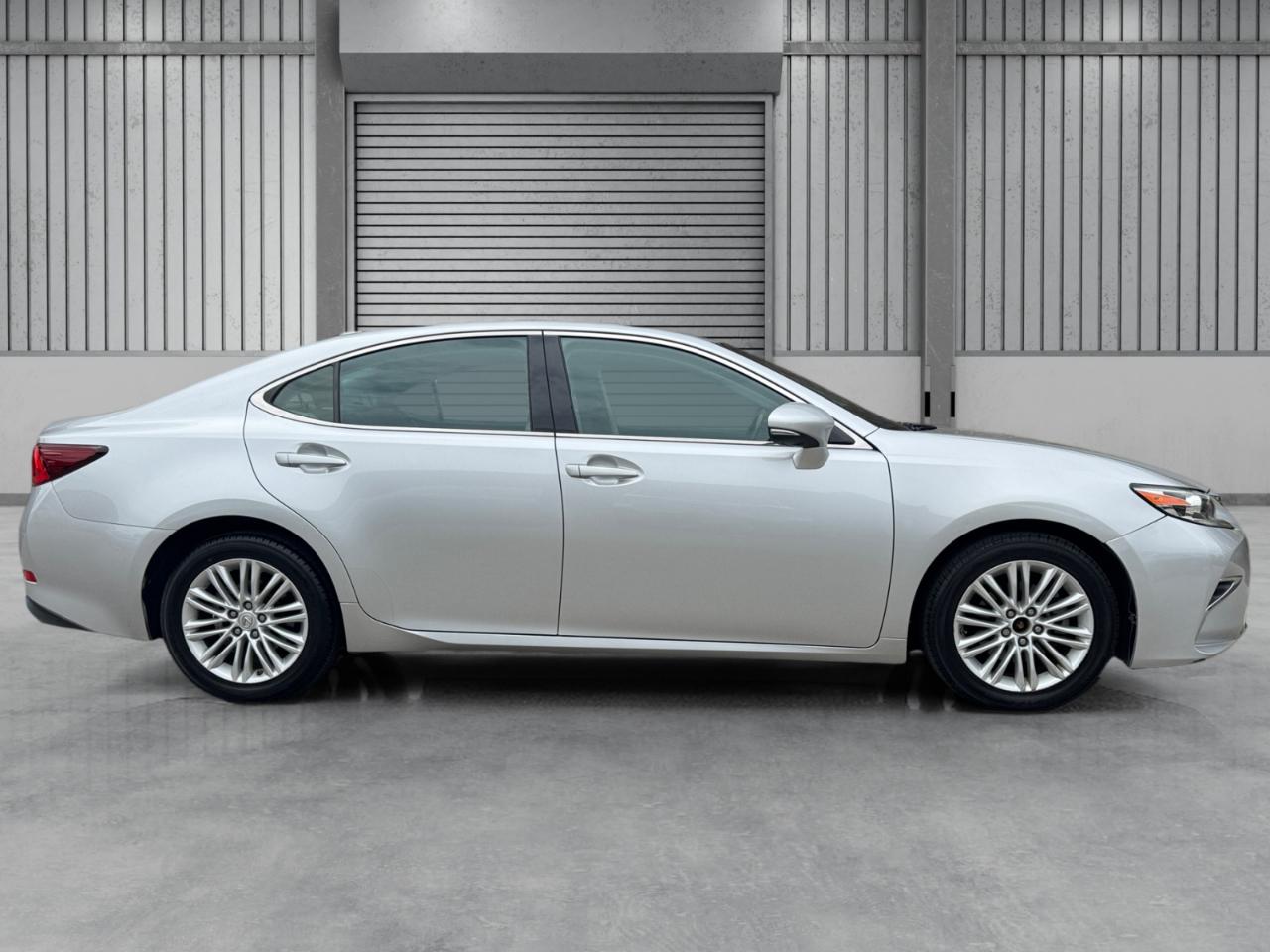 Lexus ES 350 4dr Sdn 2016