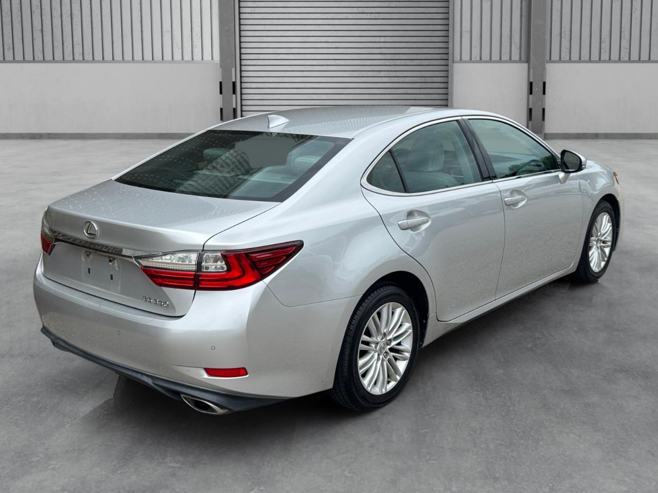 Lexus ES 350 4dr Sdn 2016