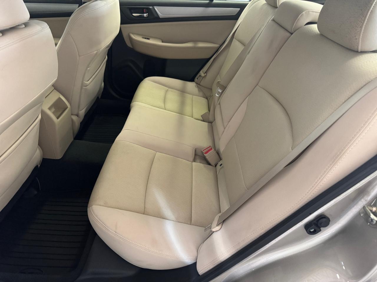 Subaru Legacy 4dr Sdn 2.5i Premium PZEV 2015