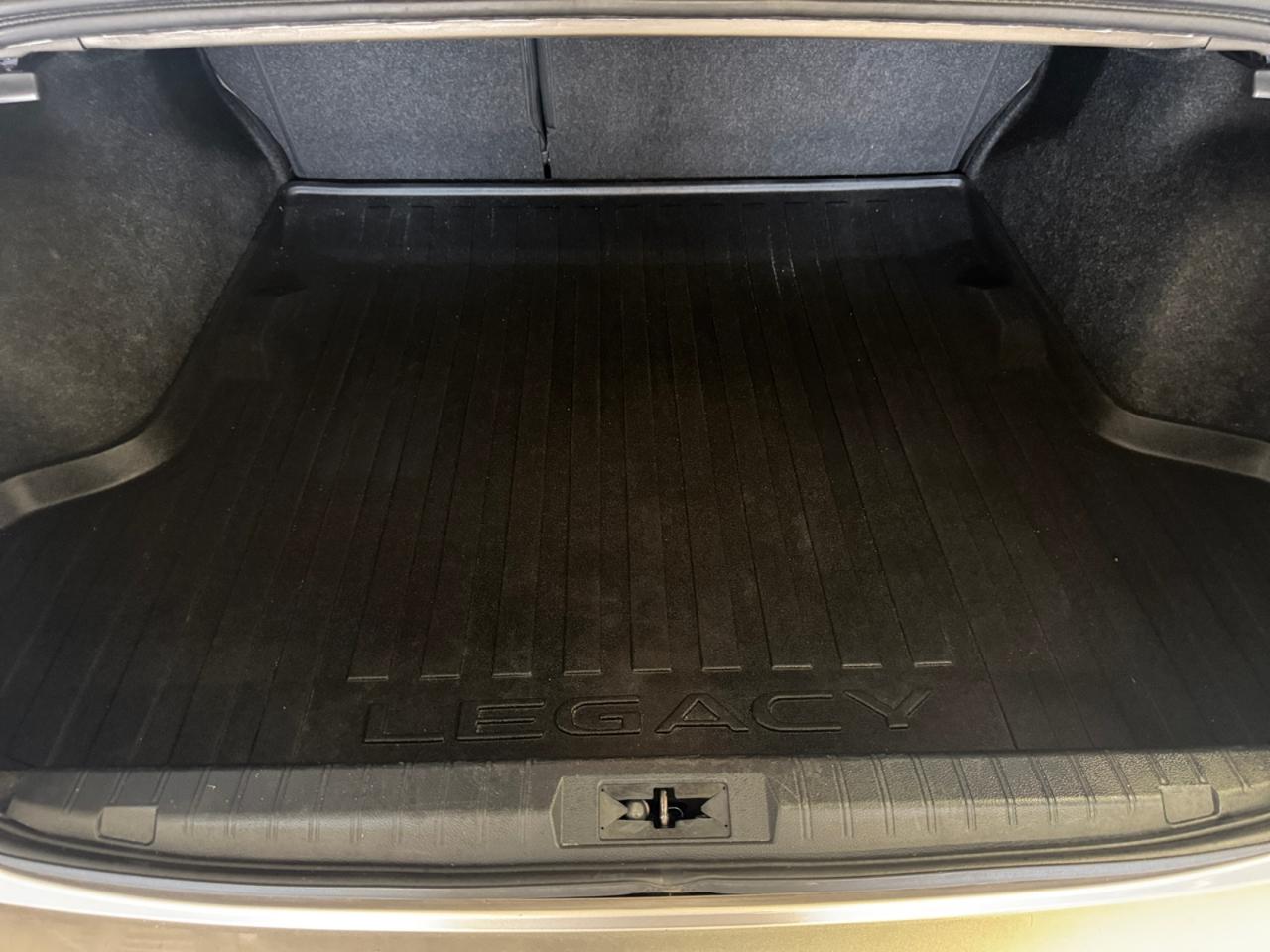 Subaru Legacy 4dr Sdn 2.5i Premium PZEV 2015