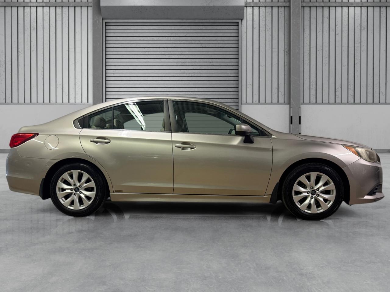 Subaru Legacy 4dr Sdn 2.5i Premium PZEV 2015