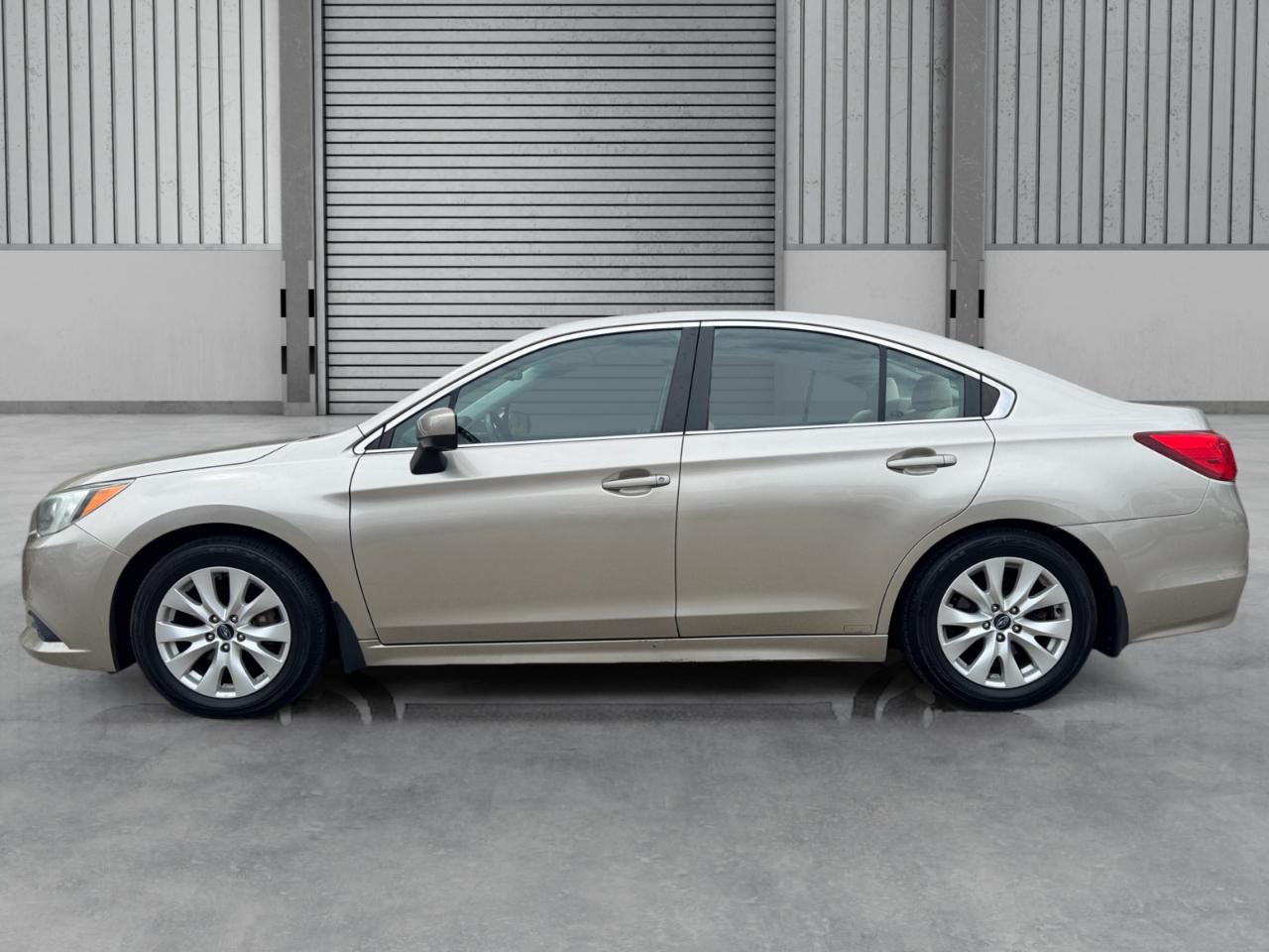 Subaru Legacy 4dr Sdn 2.5i Premium PZEV 2015