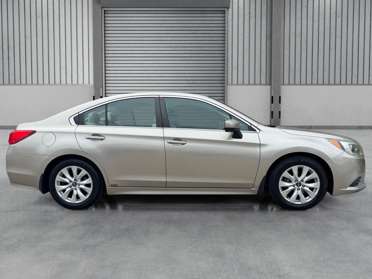 Subaru Legacy 4dr Sdn 2.5i Premium PZEV 2015