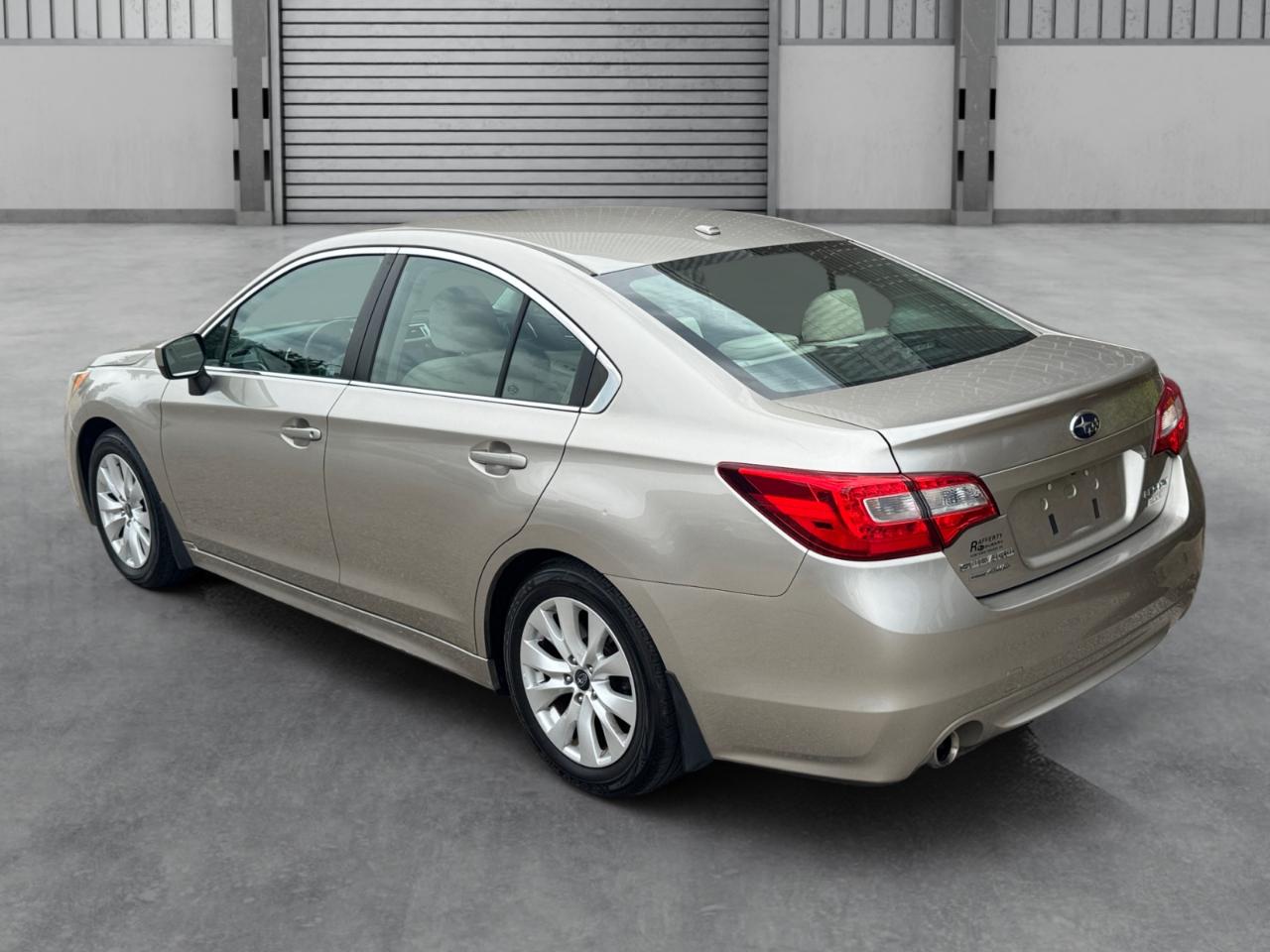 Subaru Legacy 4dr Sdn 2.5i Premium PZEV 2015