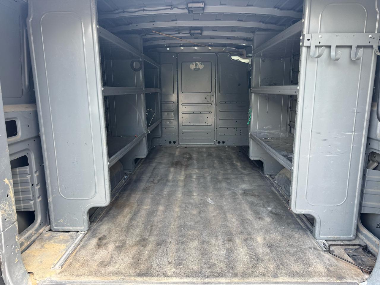 Nissan NV Cargo 2500 HD S V6 2018