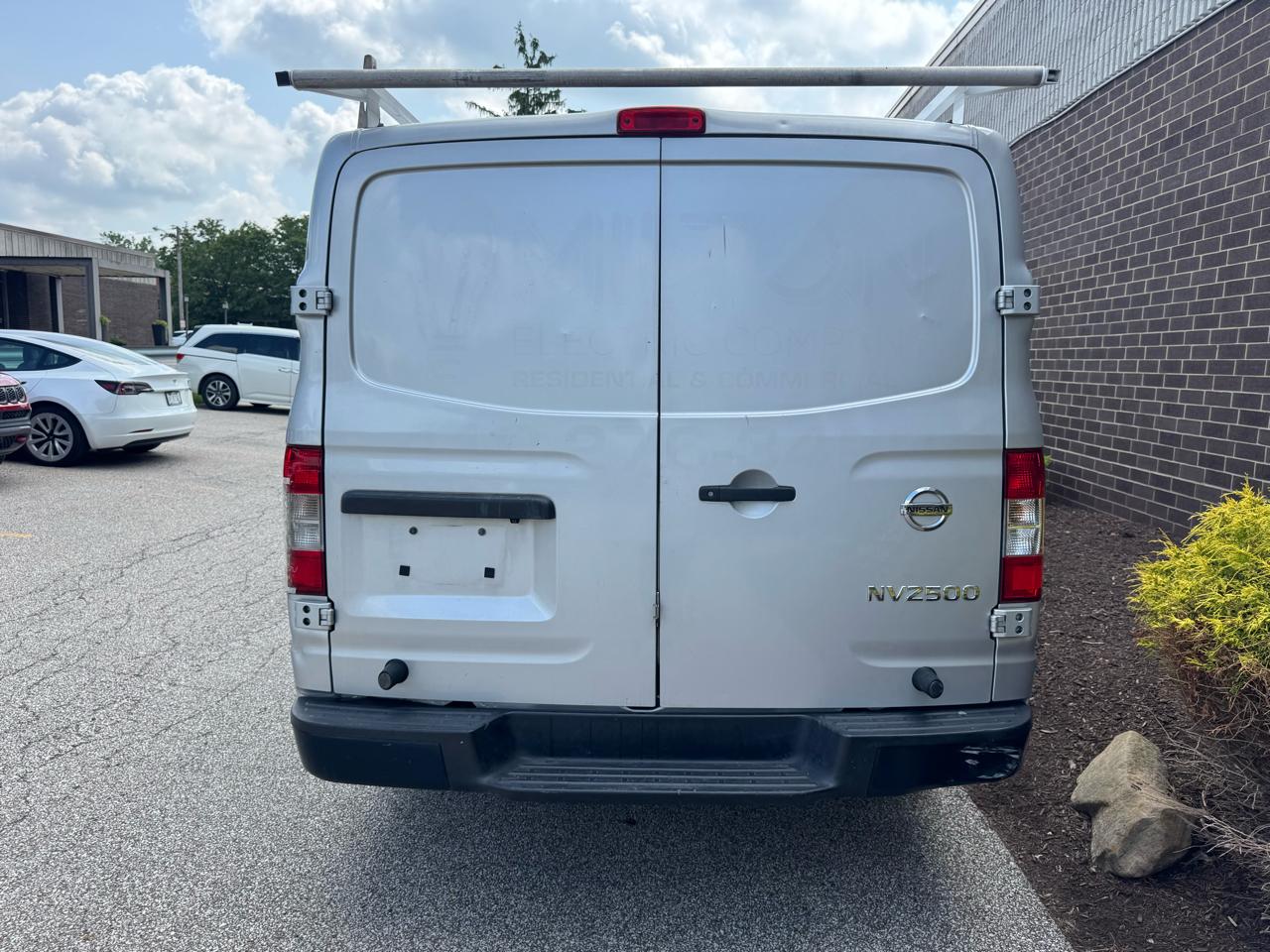 Nissan NV Cargo 2500 HD S V6 2018