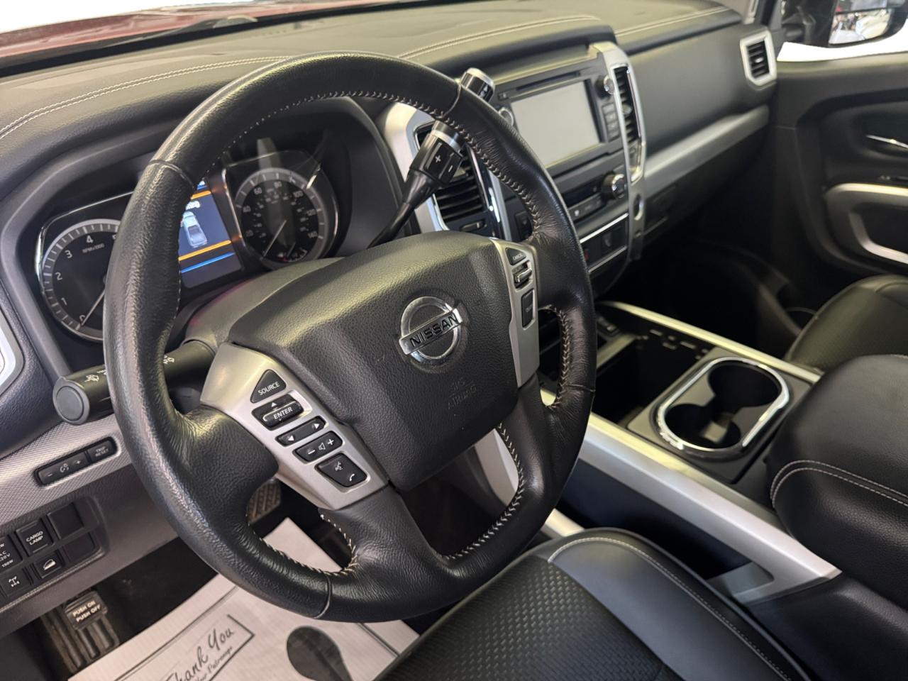 Nissan Titan 4x4 Crew Cab Platinum Reserve 2019