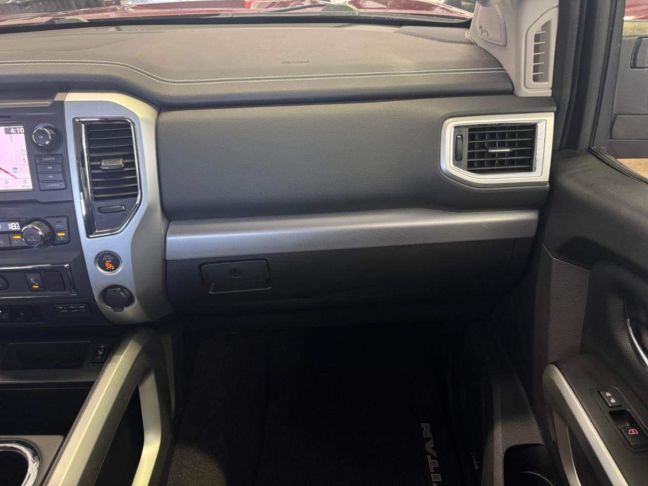 Nissan Titan 4x4 Crew Cab Platinum Reserve 2019
