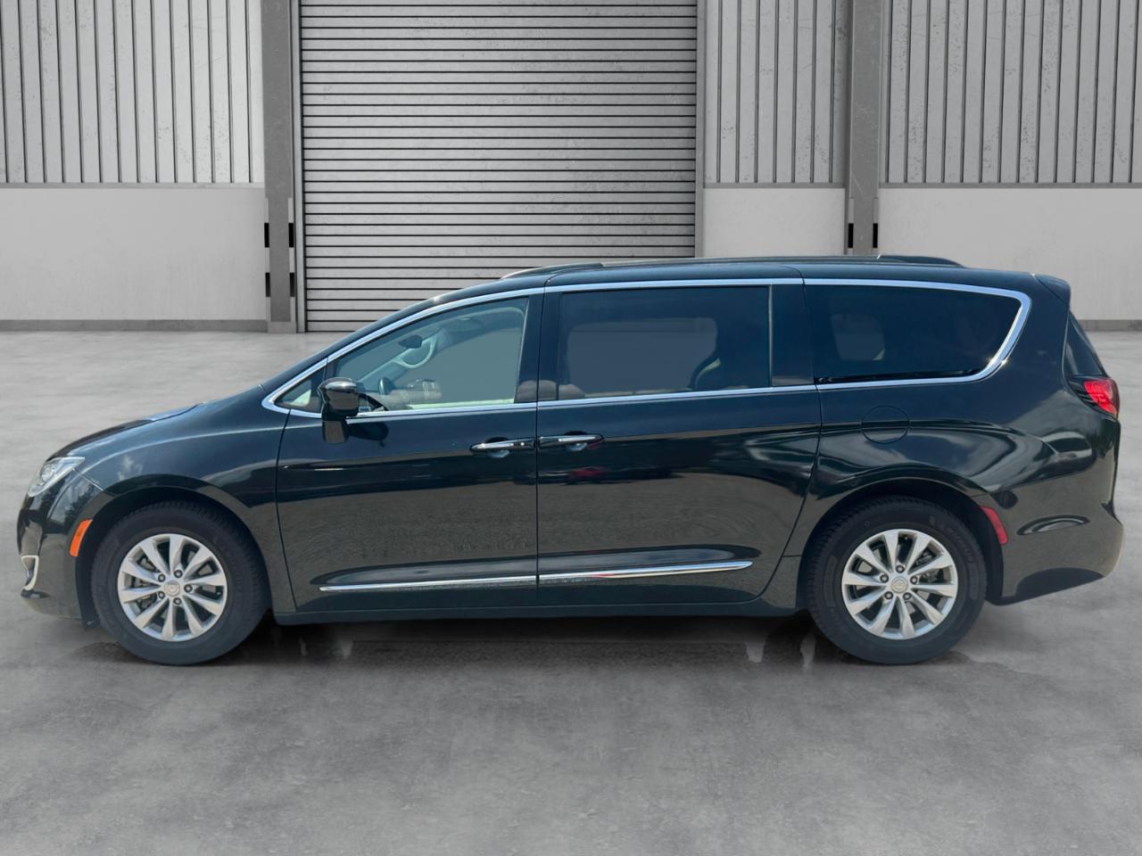 Chrysler Pacifica Touring-L FWD 2017
