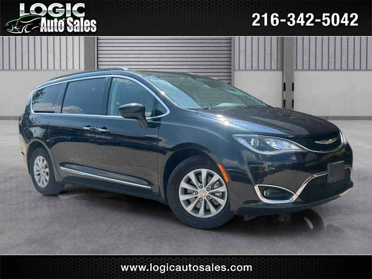Chrysler Pacifica Touring-L FWD 2017