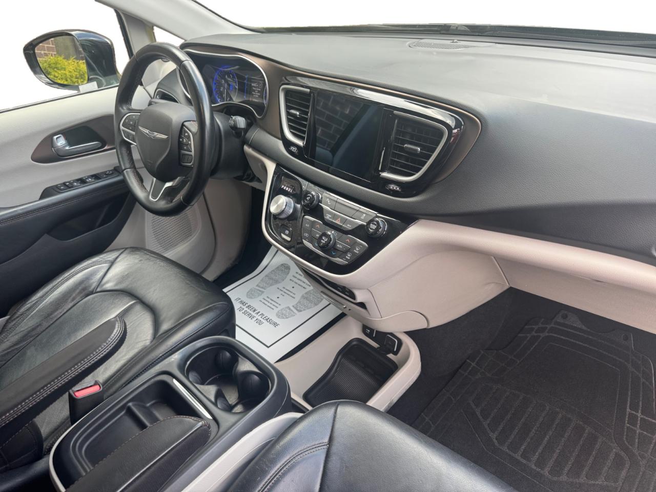 Chrysler Pacifica Touring-L FWD 2017