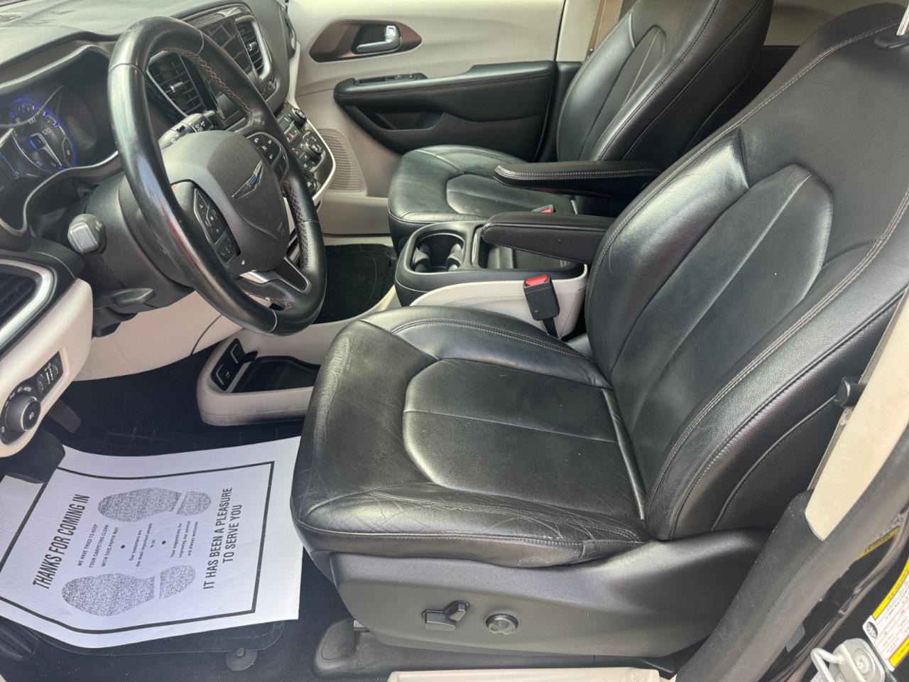 Chrysler Pacifica Touring-L FWD 2017