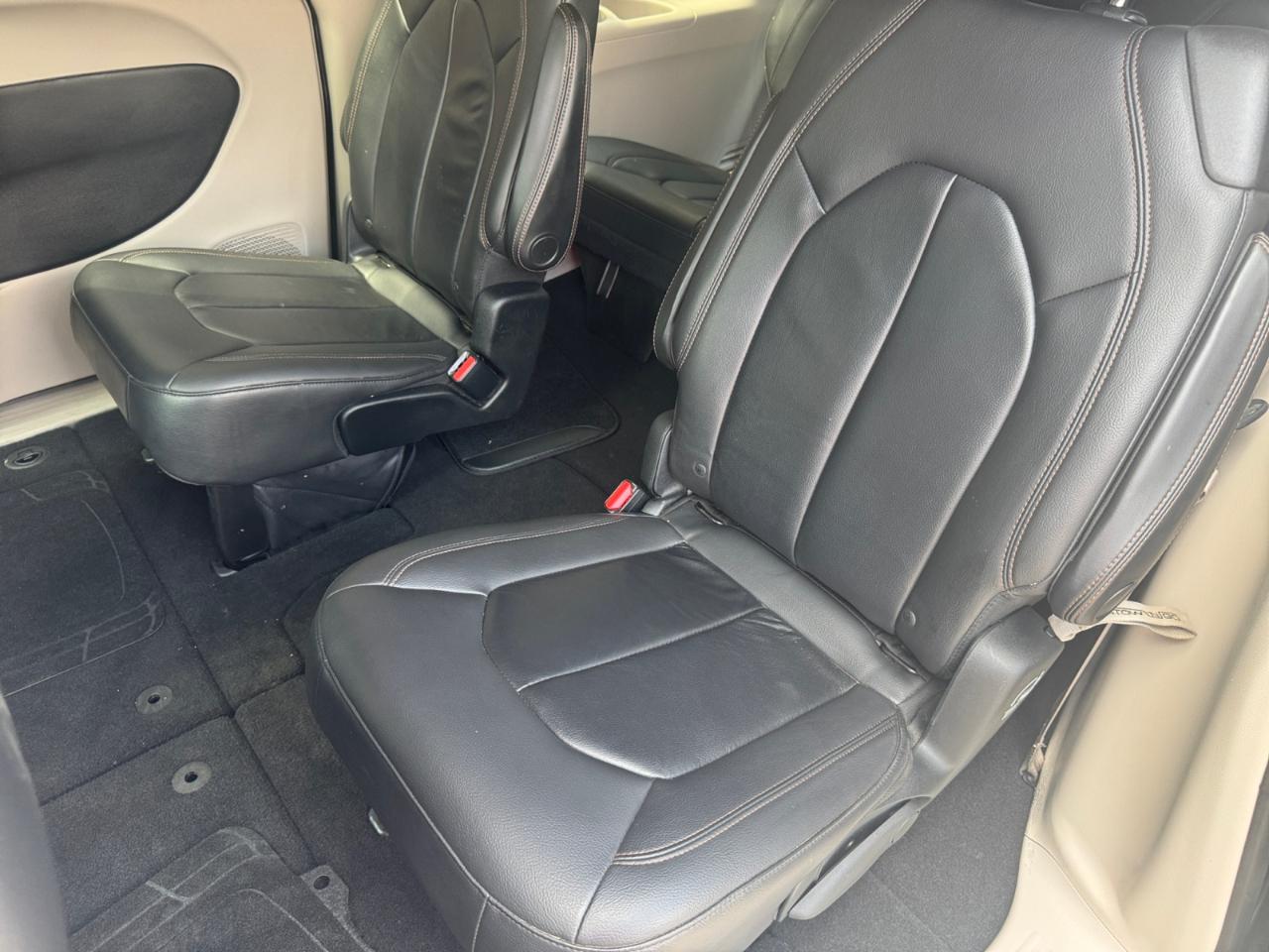Chrysler Pacifica Touring-L FWD 2017