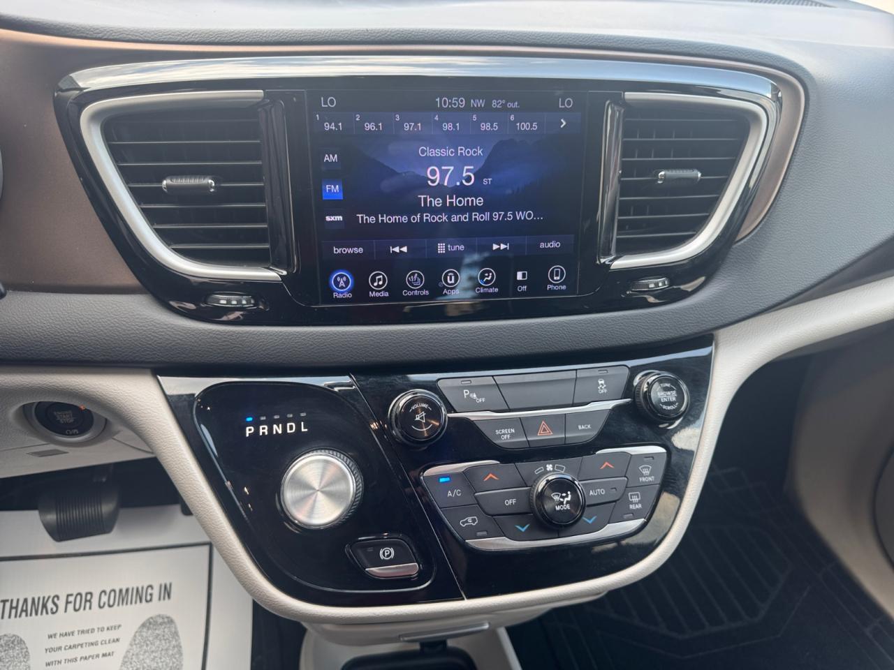 Chrysler Pacifica Touring-L FWD 2017