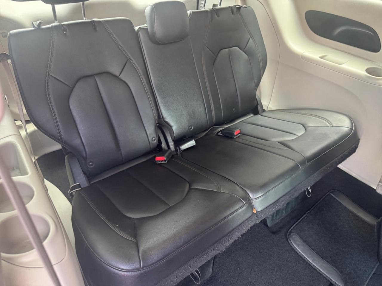 Chrysler Pacifica Touring-L FWD 2017