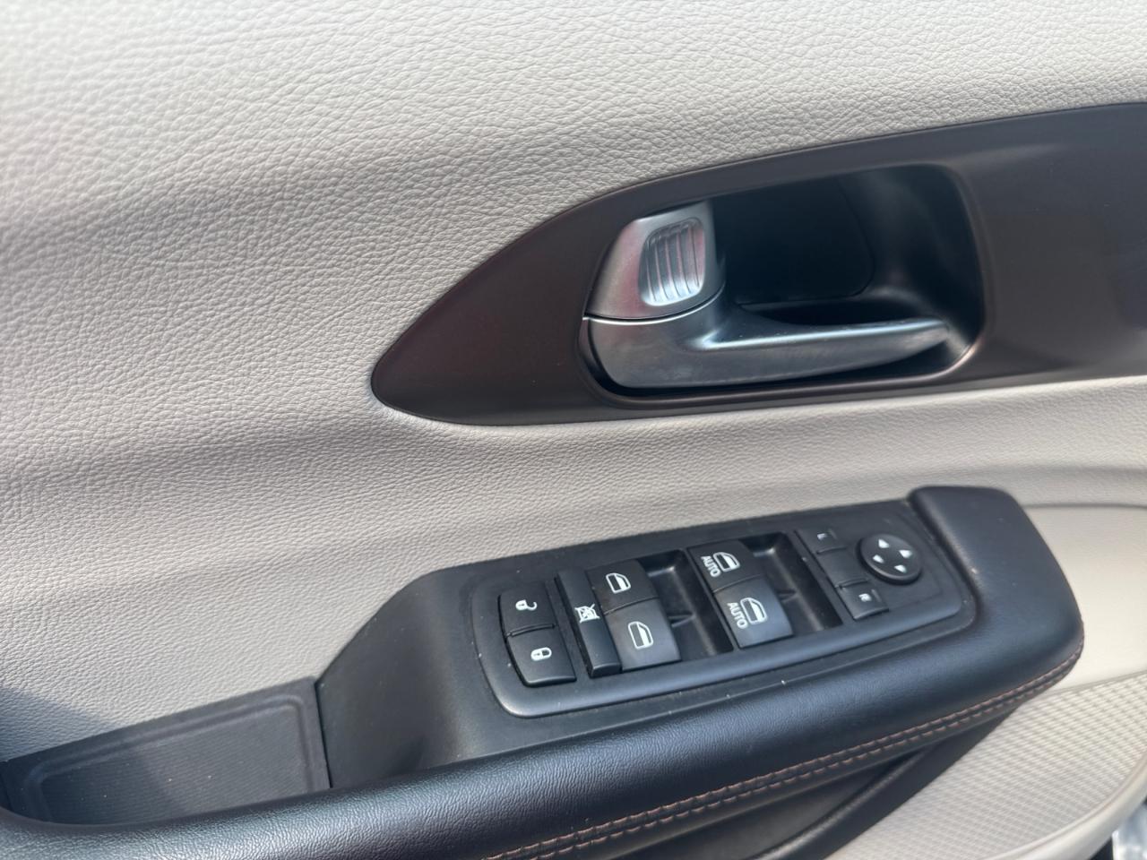 Chrysler Pacifica Touring-L FWD 2017