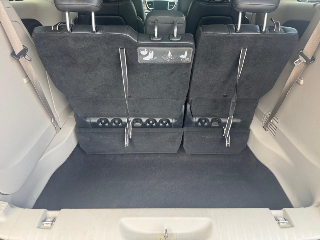 Chrysler Pacifica Touring-L FWD 2017
