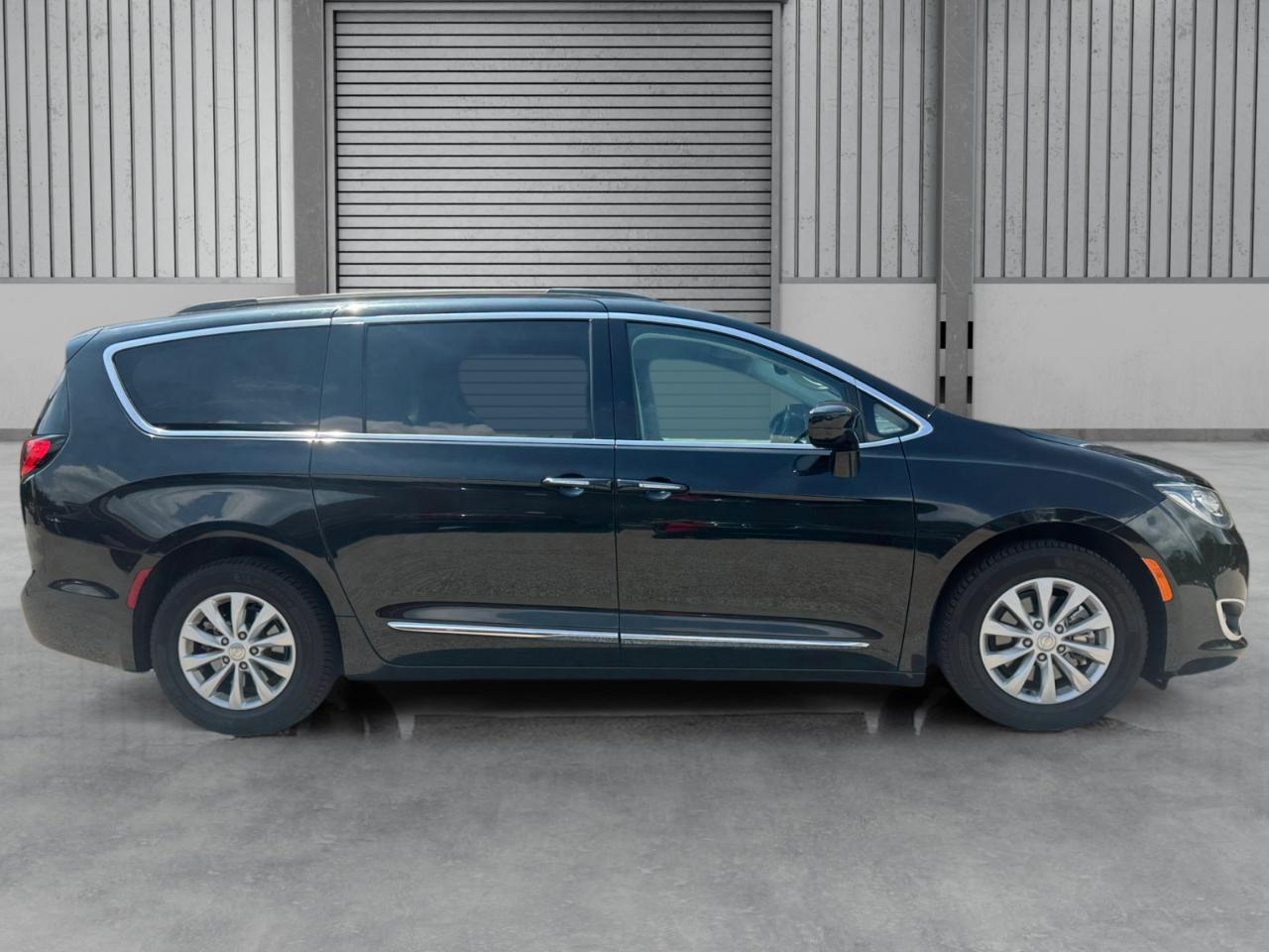 Chrysler Pacifica Touring-L FWD 2017