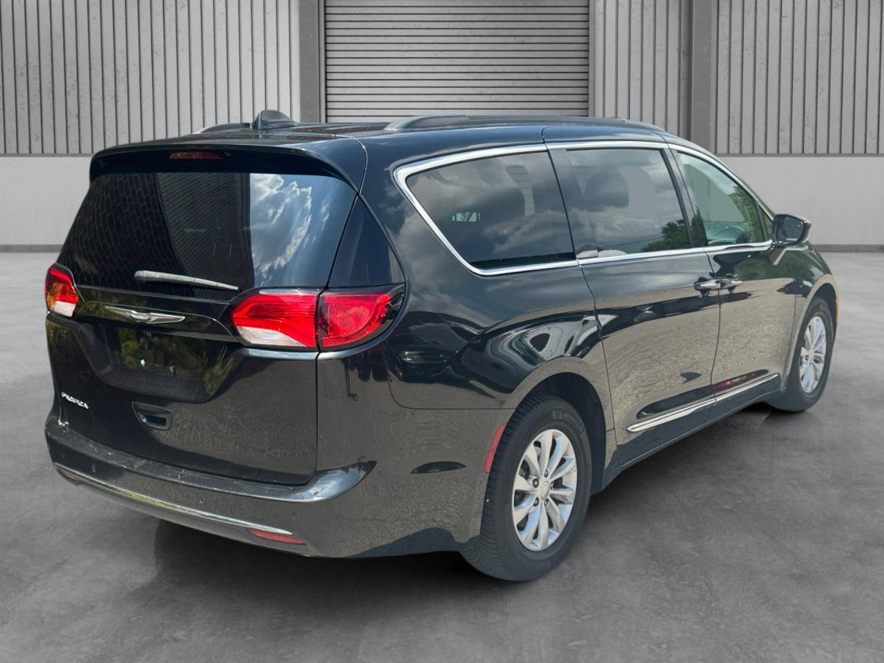 Chrysler Pacifica Touring-L FWD 2017