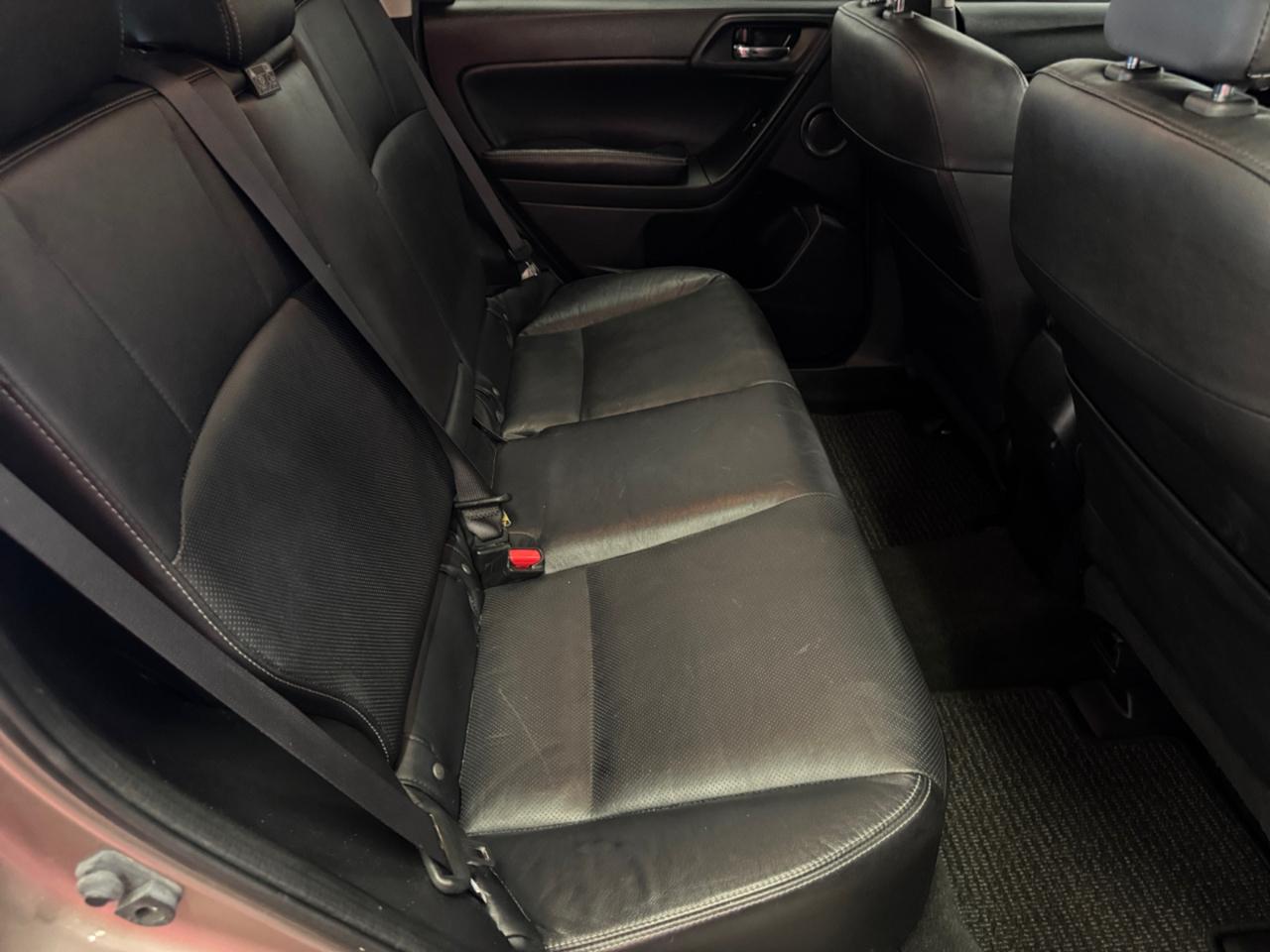 Subaru Forester 4dr CVT 2.5i Limited PZEV 2015