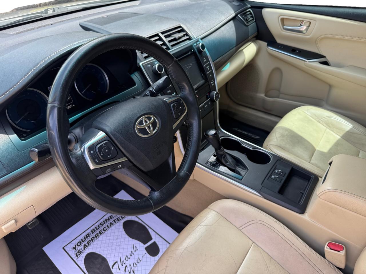 Toyota Camry XLE Auto (Natl) 2017