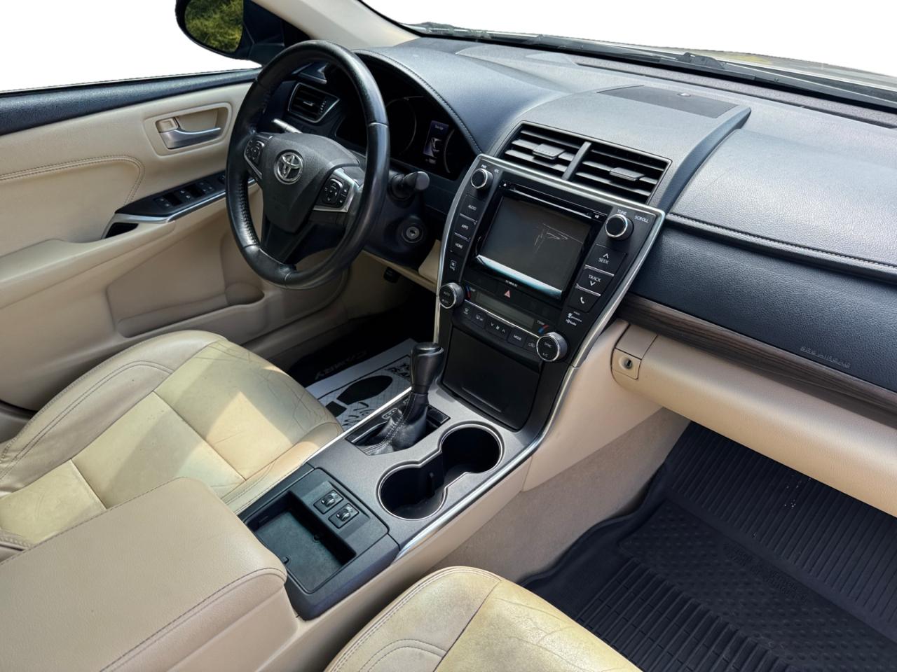 Toyota Camry XLE Auto (Natl) 2017