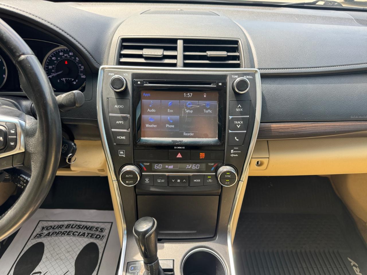 Toyota Camry XLE Auto (Natl) 2017