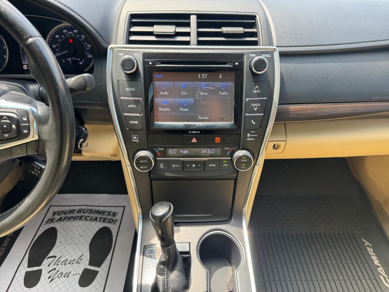 Toyota Camry XLE Auto (Natl) 2017