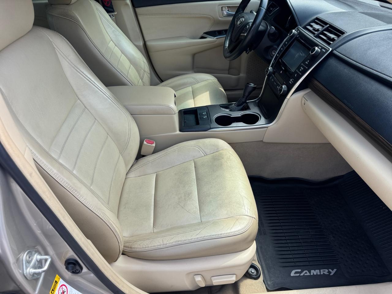 Toyota Camry XLE Auto (Natl) 2017