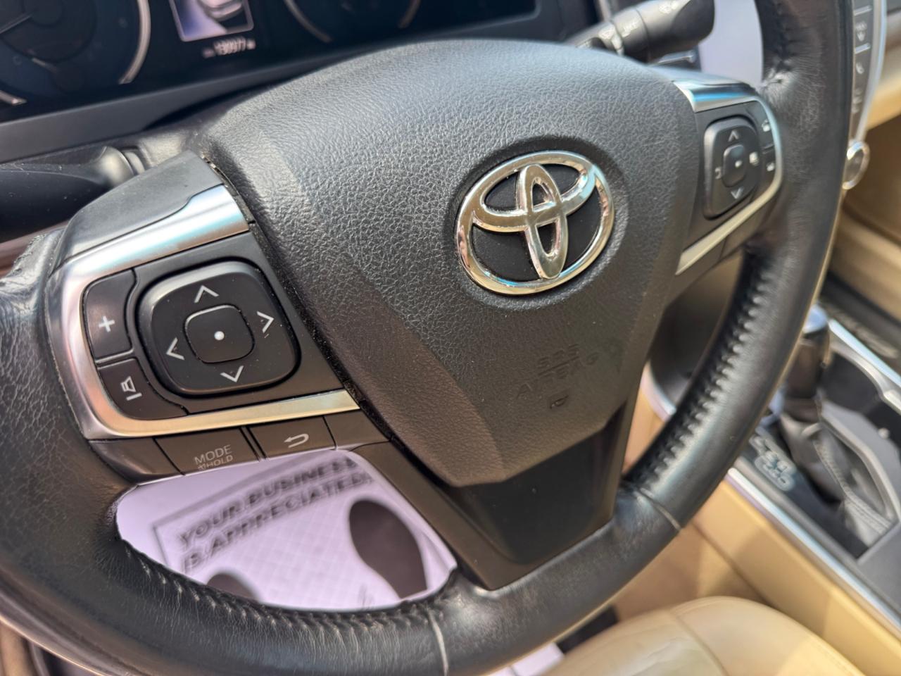 Toyota Camry XLE Auto (Natl) 2017
