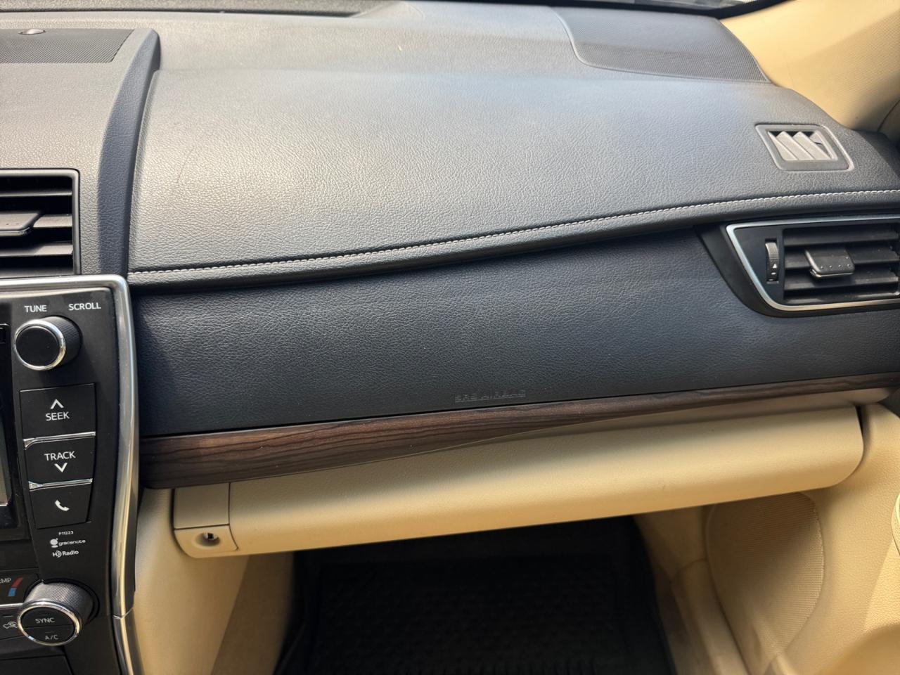 Toyota Camry XLE Auto (Natl) 2017