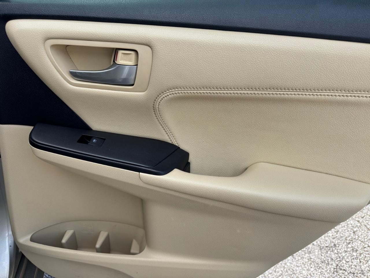 Toyota Camry XLE Auto (Natl) 2017