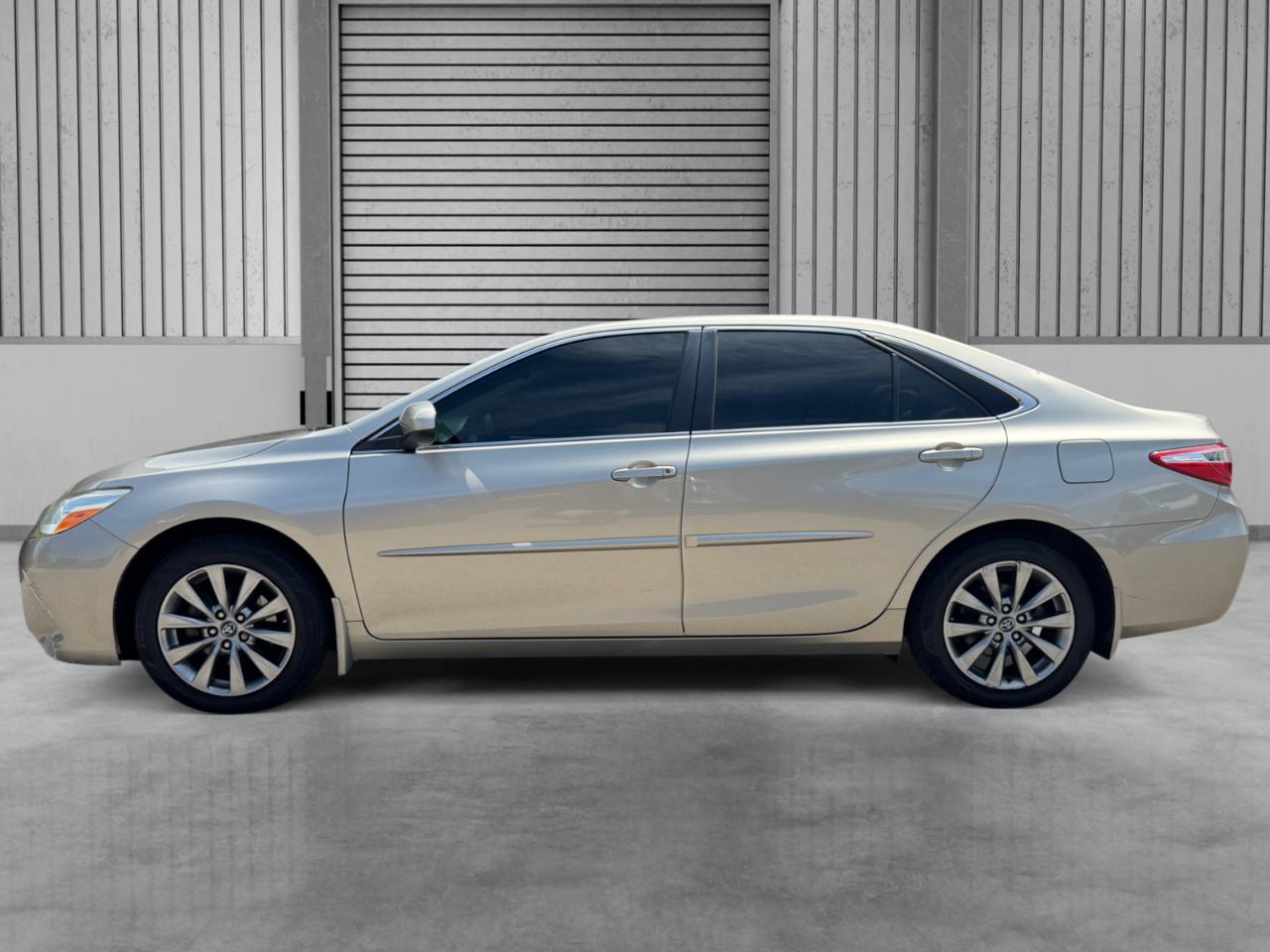 Toyota Camry XLE Auto (Natl) 2017