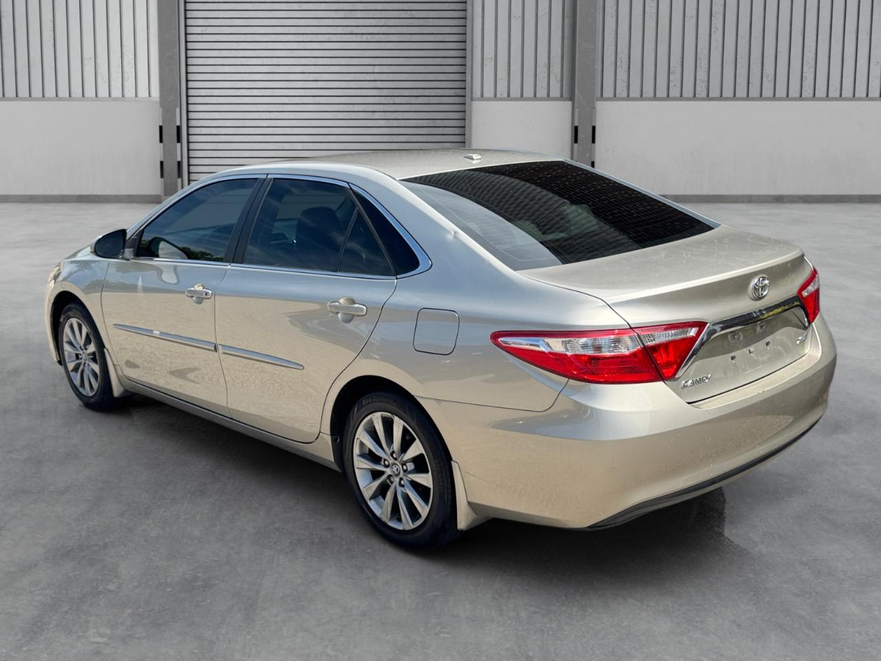 Toyota Camry XLE Auto (Natl) 2017