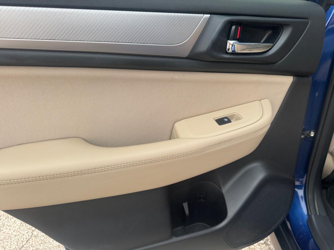Subaru Outback 4dr Wgn 2.5i Premium PZEV 2016