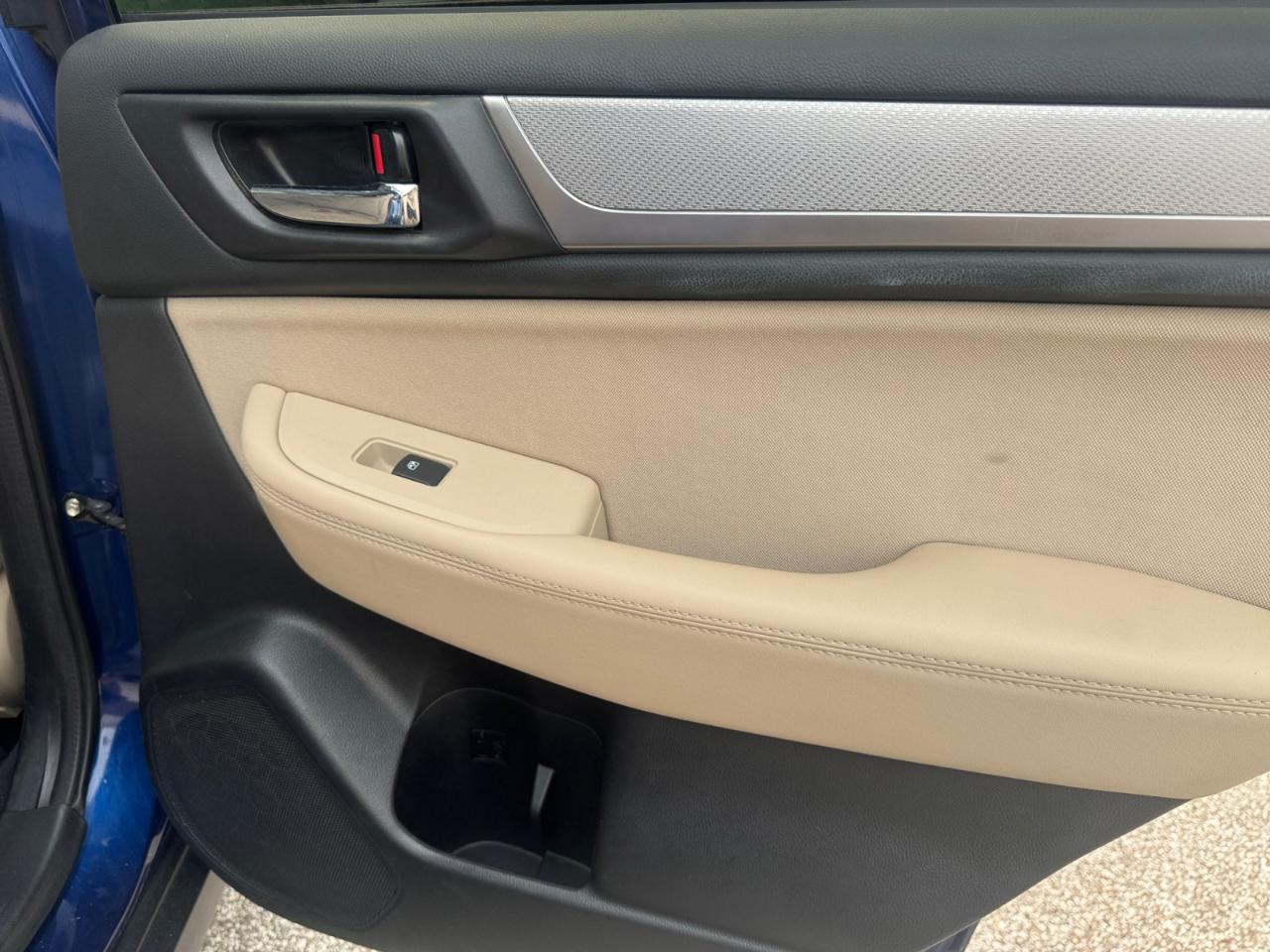 Subaru Outback 4dr Wgn 2.5i Premium PZEV 2016