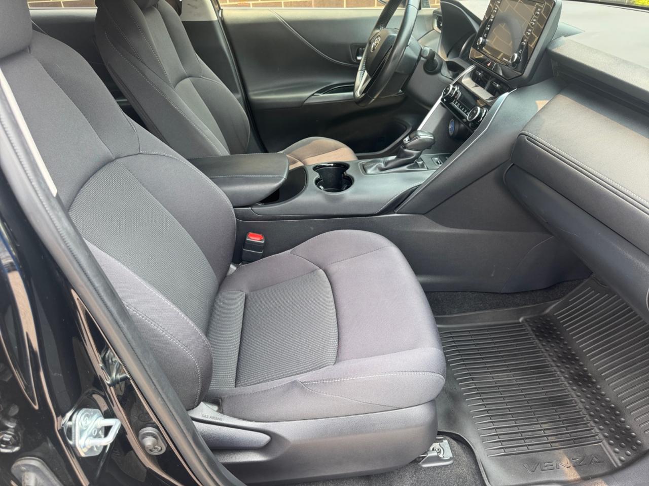 Toyota Venza LE AWD (Natl) 2021