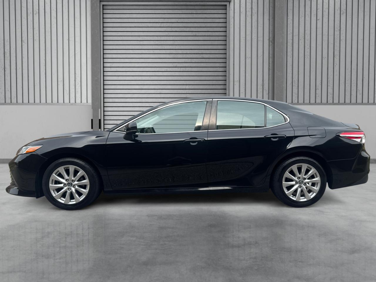Toyota Camry LE Auto (Natl) 2019