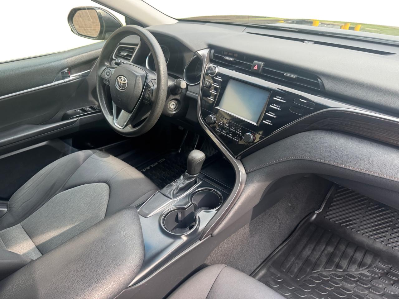 Toyota Camry LE Auto (Natl) 2019