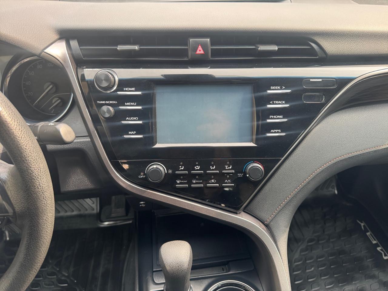 Toyota Camry LE Auto (Natl) 2019
