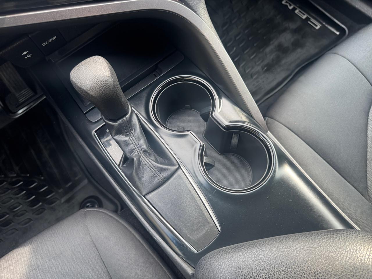 Toyota Camry LE Auto (Natl) 2019