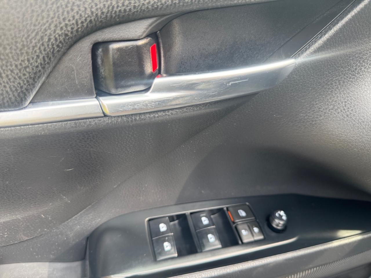 Toyota Camry LE Auto (Natl) 2019